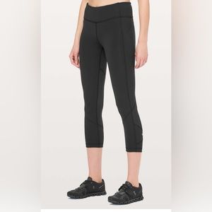 Lululemon Pace Rival Crop Leggings *Full-On Luxtreme 22"